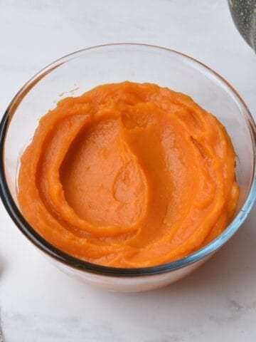 Pumpkin puree in a bowl.